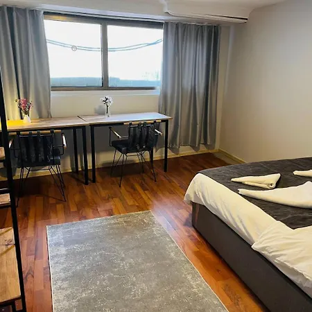 Nest Digital Nomad House * Estambul
