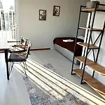 Nest Digital Nomad House *