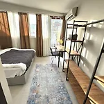 Nest Digital Nomad House アパート