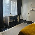 Nest Digital Nomad House アパート