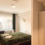 Nest Digital Nomad House *