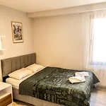 Nest Digital Nomad House アパート