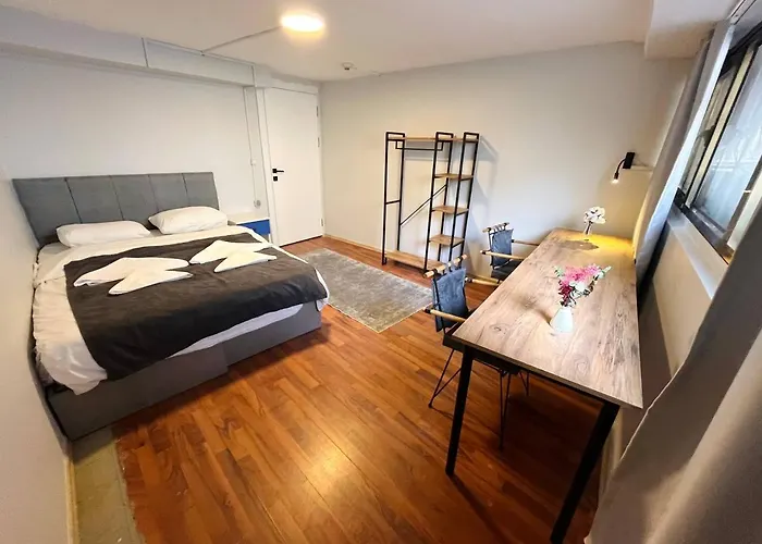 Nest Digital Nomad House アパート