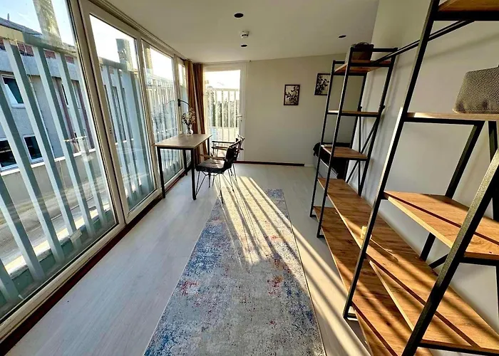 Nest Digital Nomad House アパート イスタンブール