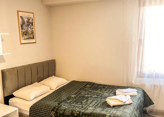 Nest Digital Nomad House アパート